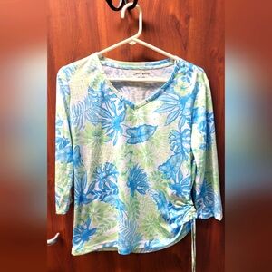 😁*BOGO SALE*😁 Casey Key blue floral top size PL